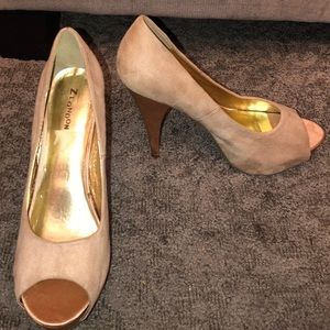 Size 11 rose gold suede shoes